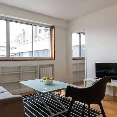 Calm 1br Galeries Lafayette Parigi